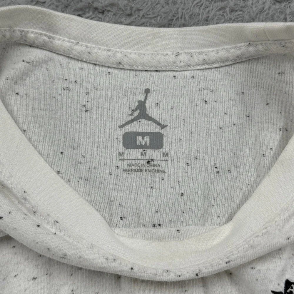 Nike Air Jordan Retro 1 Embroidered Wing Logo White T-shirt Mens Medium‎